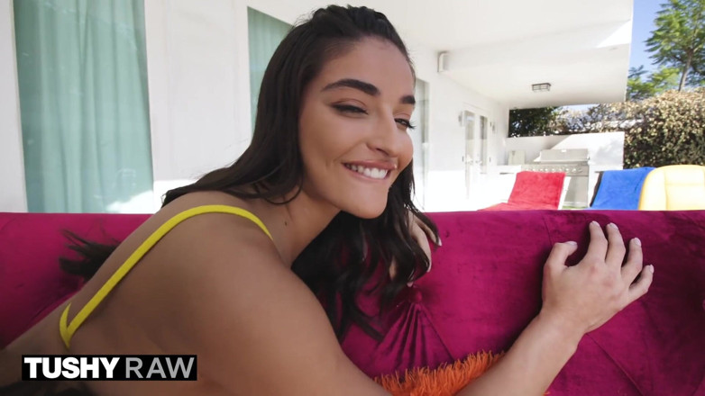 Tushyraw: TUSHYRAW - Emily și Kendra adoră să se lărgească împreună