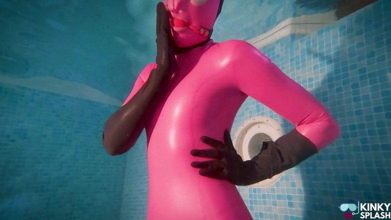 UKCuteGirl Lucy Lauren: Hooded Latex Slave Weighted Underwater Control