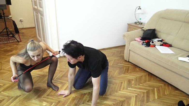 Femdom Austria: 萨尔维亚舔舐者！