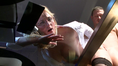 Pornos and Movies with big Huge and GangBang: Zlobivá školačka saje učitele v kanceláři tvrdé šukání