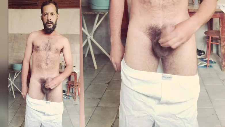 Stink HairyMale: Biała pijama, żółk nasienia