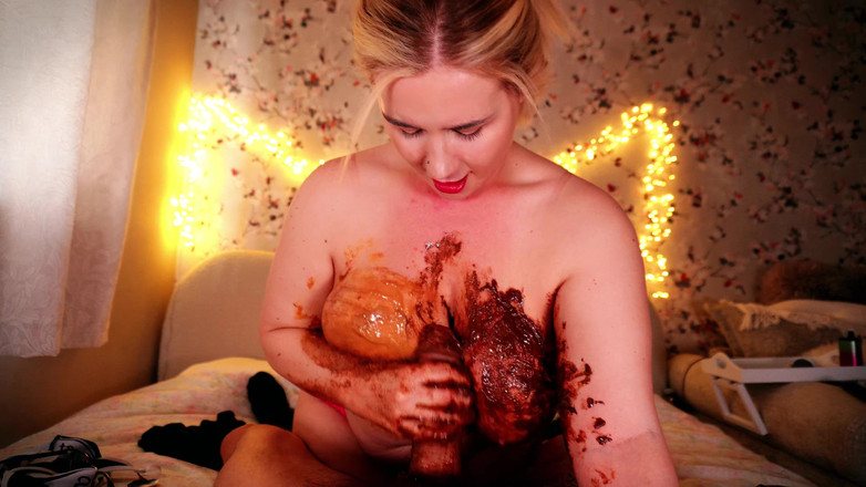 JessieHH: Arašídové máslo Čokoládové tittyfuck 4K