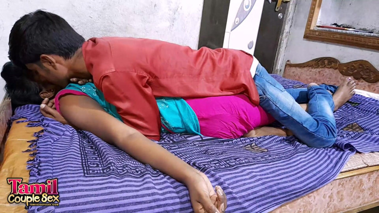 Tamil Couple Porn Videos: Cazzo ragazza indiana calda sborra nella sua figa stretta, lei...