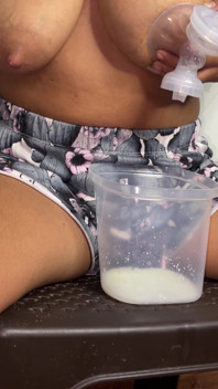 Solo Lactation Expression: High Volume Hand Extraction