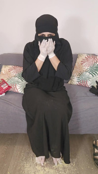 Mami Mia Niqab의 Smelling Cheese Latex Gloves