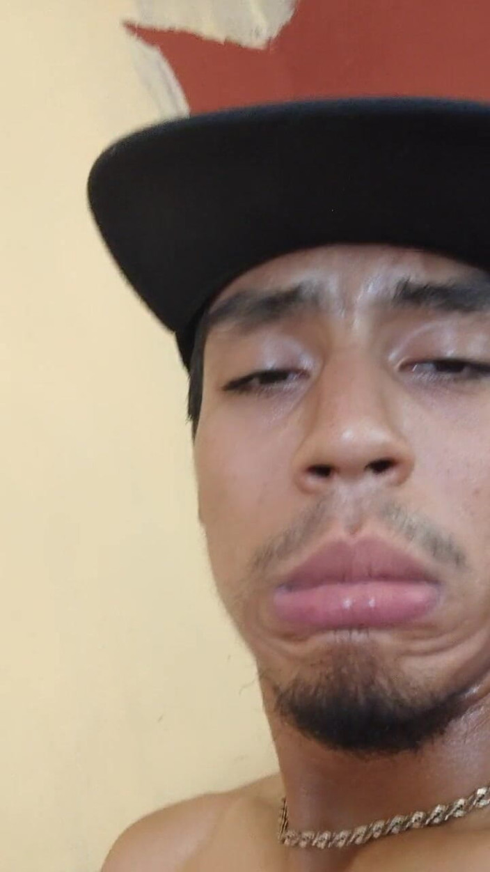 AlexAlejandro13: 나는 그것을 당기는 동안 이야기하고 싶다