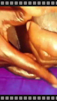 Non riesco a crederci che l'abbia fatto! Un grosso cazzo si masturba un grosso cazzo nero sesso gay nero