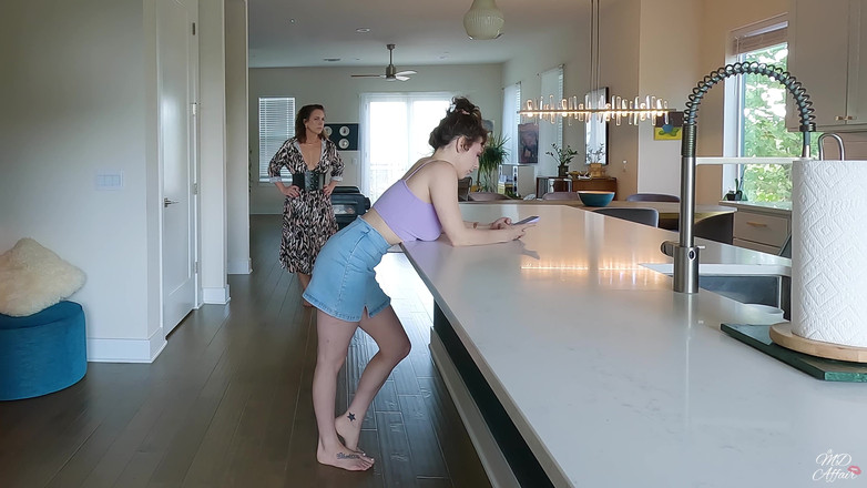 Savvy Star: Stepdaughter Is Grounded with Strapon