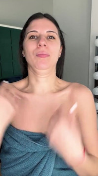 Uzun boylu hatun Mia Gallardo bizim için sert bir anal seks yapmak istiyor!!