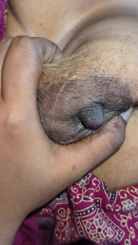 Chennai sexy esposa Varsha caliente y romántica masti en camisón con joven