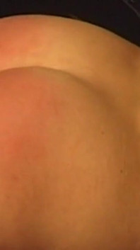 Bağlı olgun orta yaşlı seksi kadın ekin ve mum oyununa katlanır