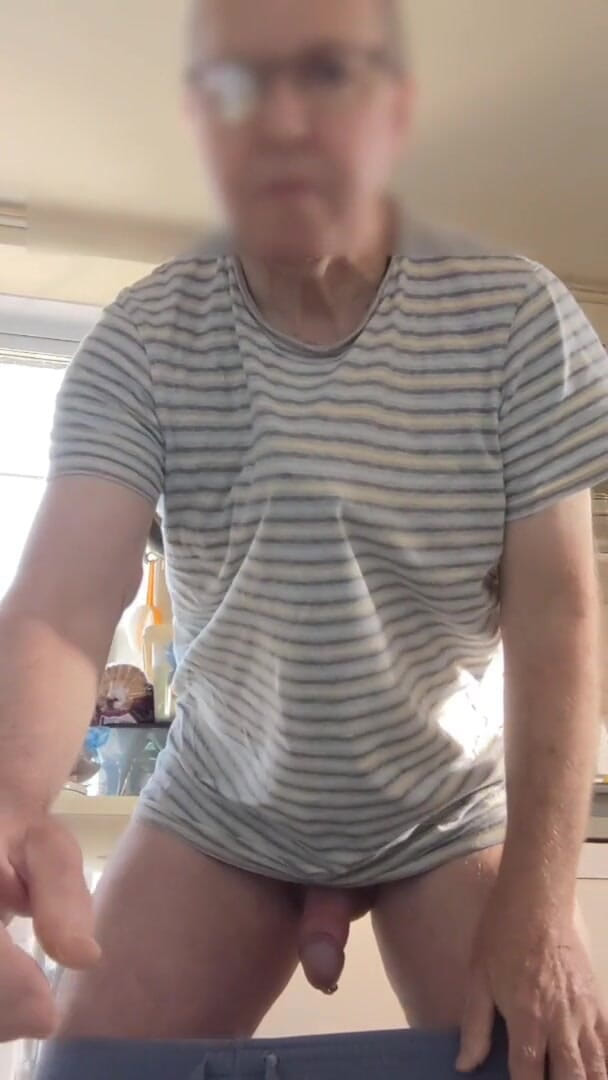 Bellhead: Reverse motion morning wood