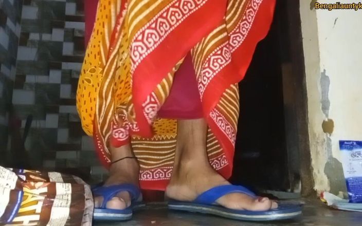 Bengali aunty ki chut: Thand jyada lag rahi hai isliye changement de robe kiya