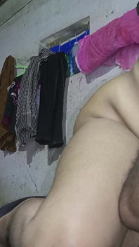 Meia-irmã me pegou assistindo pornô