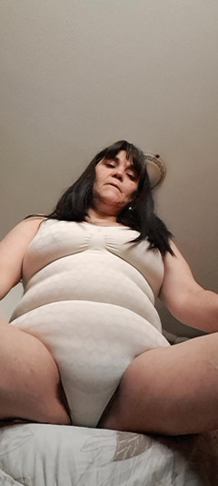 Mommy big hairy pussy: Máma si obléká obří kalhotky
