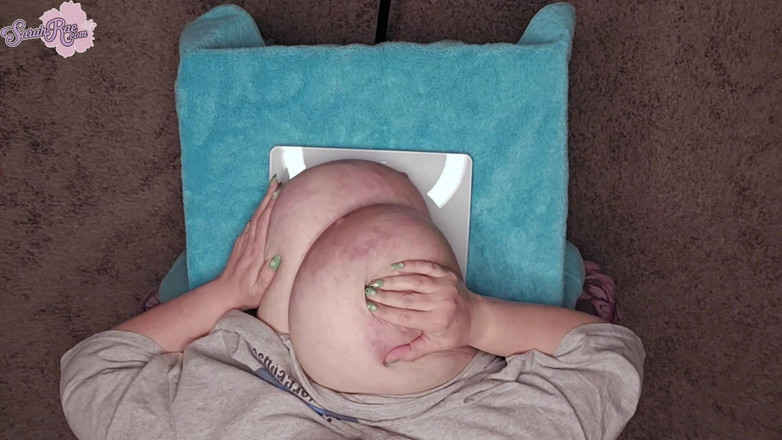 Sarah Rae: Vážení prsou