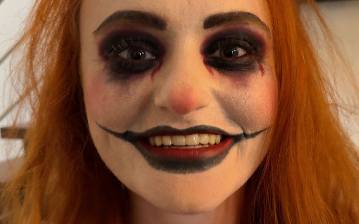 AproductionA: Pixie给我撒尿并得到贝蒂的金色淋浴为hallloween