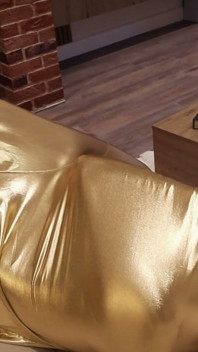 Kiki Daniels zabalená, svázaná, zlechtěná a roubík uvnitř spandex cocoon od...