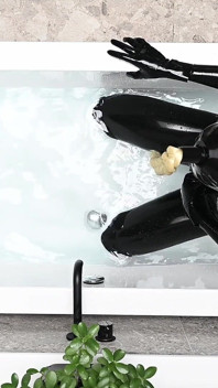 Latexdoll in the Bathtub