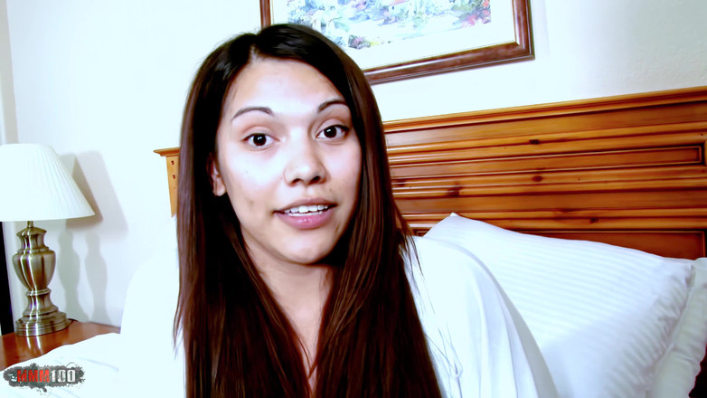 Porn-World: Selena: Titel: Selenas große titten und Mitchs harter schwanz erneuern...