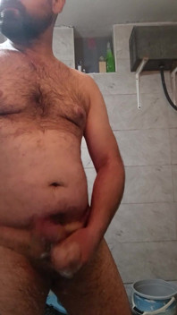 Maestro papi se corre en la ducha
