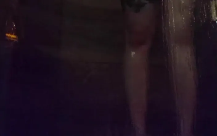Kndy Kmille: Recording My Tinder Date in the Shower