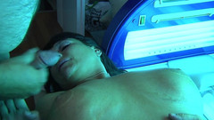 Lovekino: बड़े स्तनों वाली Nadiene, Solarium में लंड उड़ा रही है