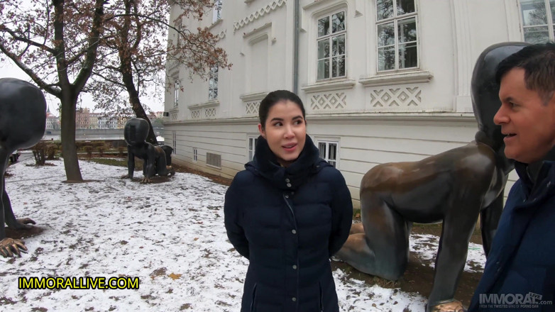 Immoral Family: Pregnant stepdaughter takes out her competition on Christmas! Jennifer Mendez...