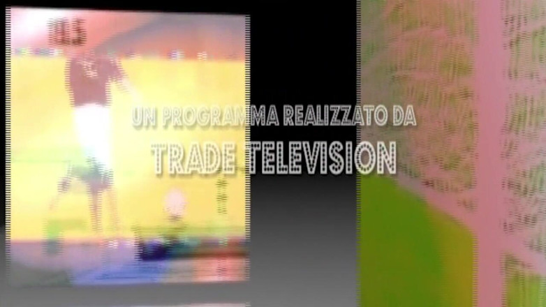 Erotic Club: Cô bé tóc vàng đít ướt át nhỏ giọt trong màn trêu chọc...