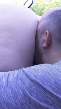Das Motorrad ist zu einem großartigen Ort für großartigen Sex mit unerwartetem Ende geworden