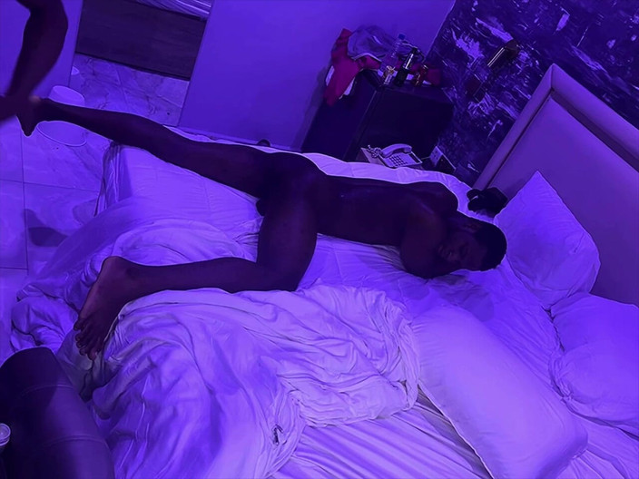 Stilesbhalifa1: Iubiți sex romantic în dormitor