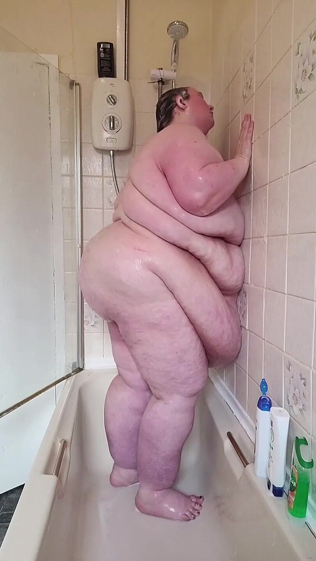 The fat SSBBW shower Goddess (SSBBW Lady Brads) The fat SSBBW shower Goddess (SSBBW Lady Brads)