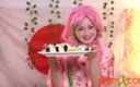 Sheryl X: Mutsuri kokade dig sushi och onanerar med sushipinnar