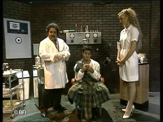 No limits I love it rough: Parodia DVD nawiedzona noce z lekarzem Ronem Jeremym