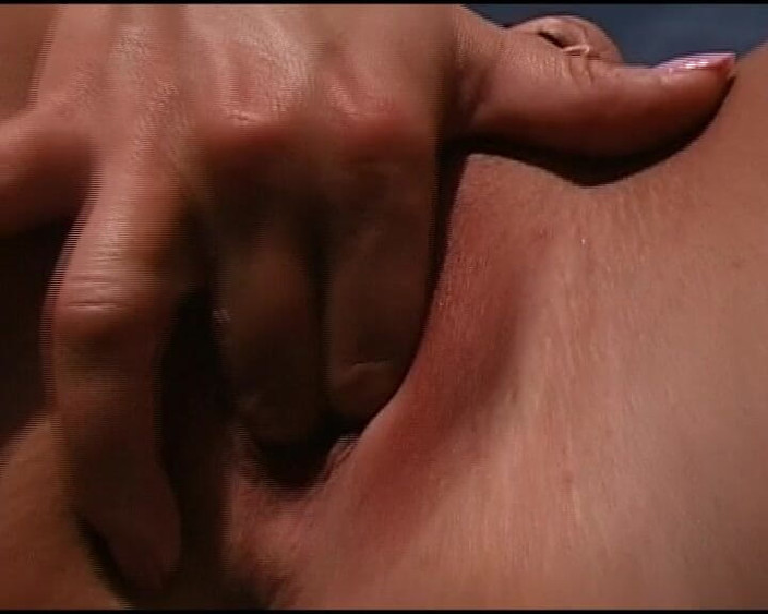 Deutsche Camgirls: Німецька красуня грає зі своєю пиздою в шоу на відкритому повітрі