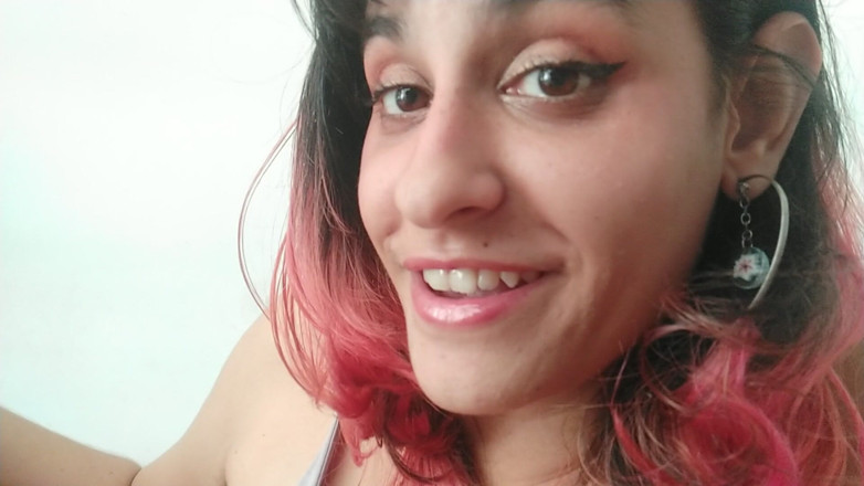 Ms Candy Bunny: Indüklenmiş esnemeyi deniyor ve uykuya dalıyor