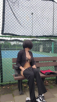 Biuro Lady Crossdresser spust w miejscach publicznych