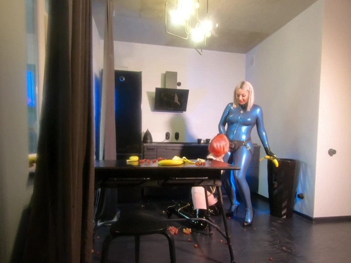 Arya Grander: Романтичний сексуальний бдсм ранок 2 дівчат-лесбіянок у латексній гумі