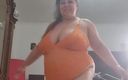 Lora BBW: Quelle taille je suis ? Tu demandes que je réponde ! Demande-moi...