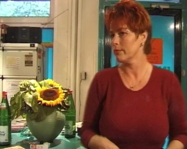 Busty German Sluts: 섹스샵에서 따먹히는 거유 독일 밀프 보지