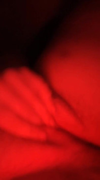 Fingering memekku sendiri sampai muncrat