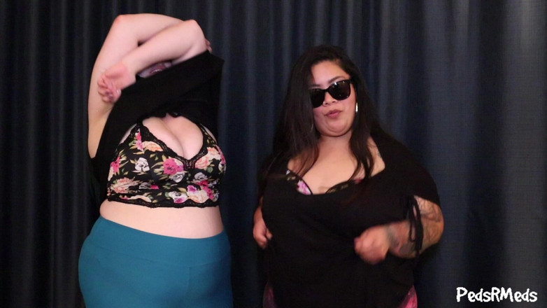 PedsRMeds: Chunkytoes619 ve Shortlivedtyranny yağlı göğüslerini gösteriyor