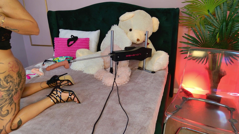 KirraWhite: लिंगेरे में कमसिन की होटल के कमरे में चुदाई