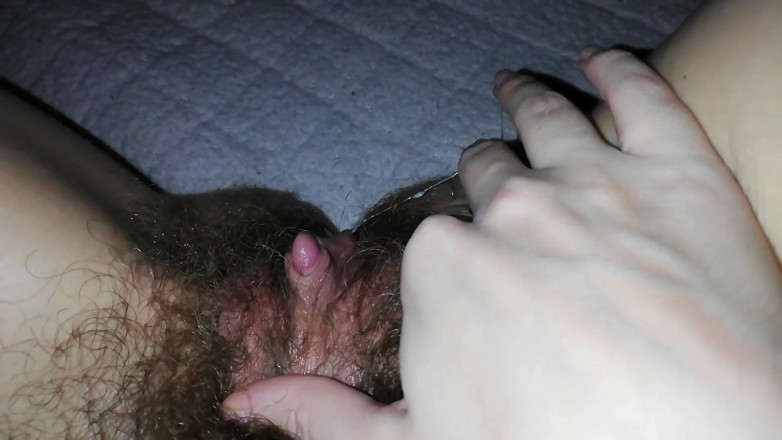 Cuteblonde666: Playing with my wet hairy big clit cummy pussy grool...
