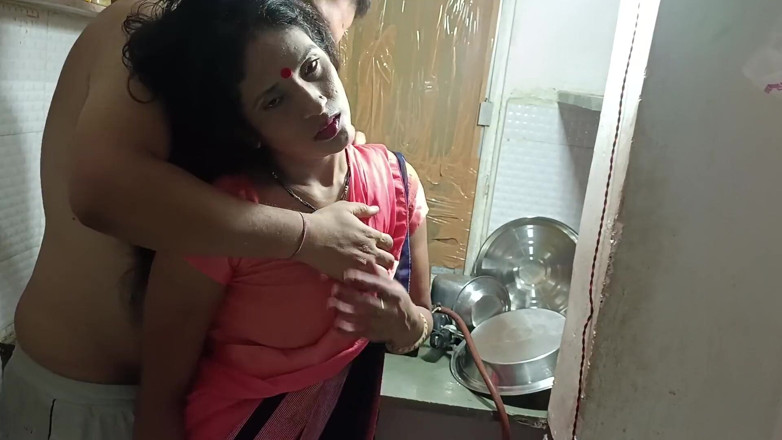 Pstarindia123: Il miglior video di sesso hardcore indiano in cucina