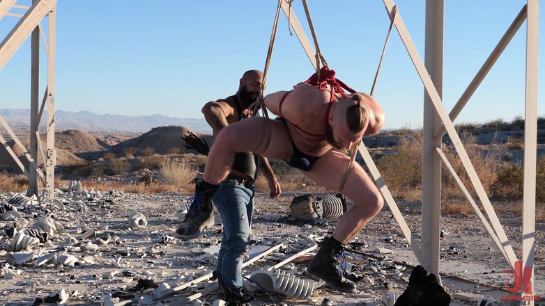 Kinky Bites Gay: Desert Edge: Leo Forte i Brian Bond