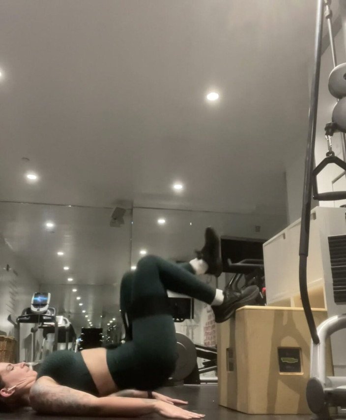 Adreena Winters: Przez większość tygodni mam tendencję do dokuczania wgląd w moje...