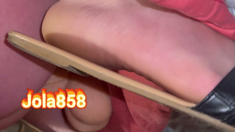 J12JOLA: Masturbation and Joli's Feet