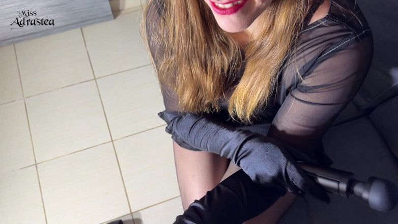 Miss Adrastea: Stříkej dvakrát do cudnosti, má děvku! Obrovské výbuchy mrdky po...
