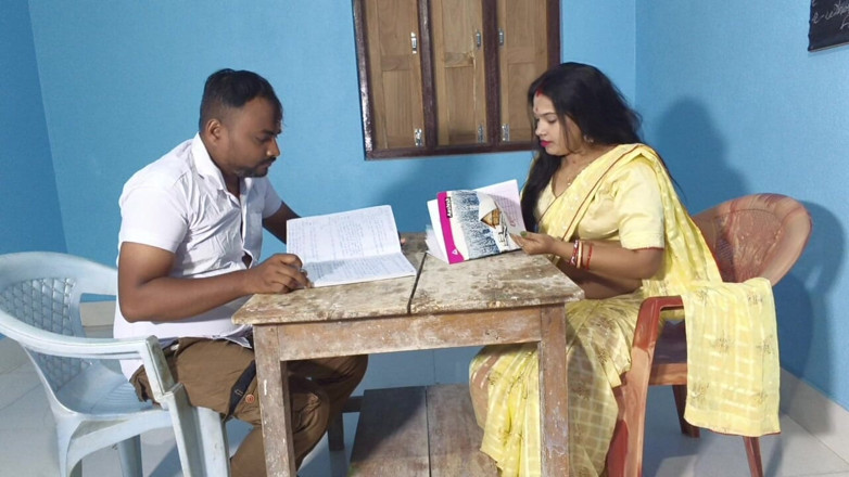 Sona bhabhi: seksi angreji tichar maidam klas room men apne chhaatr ke...